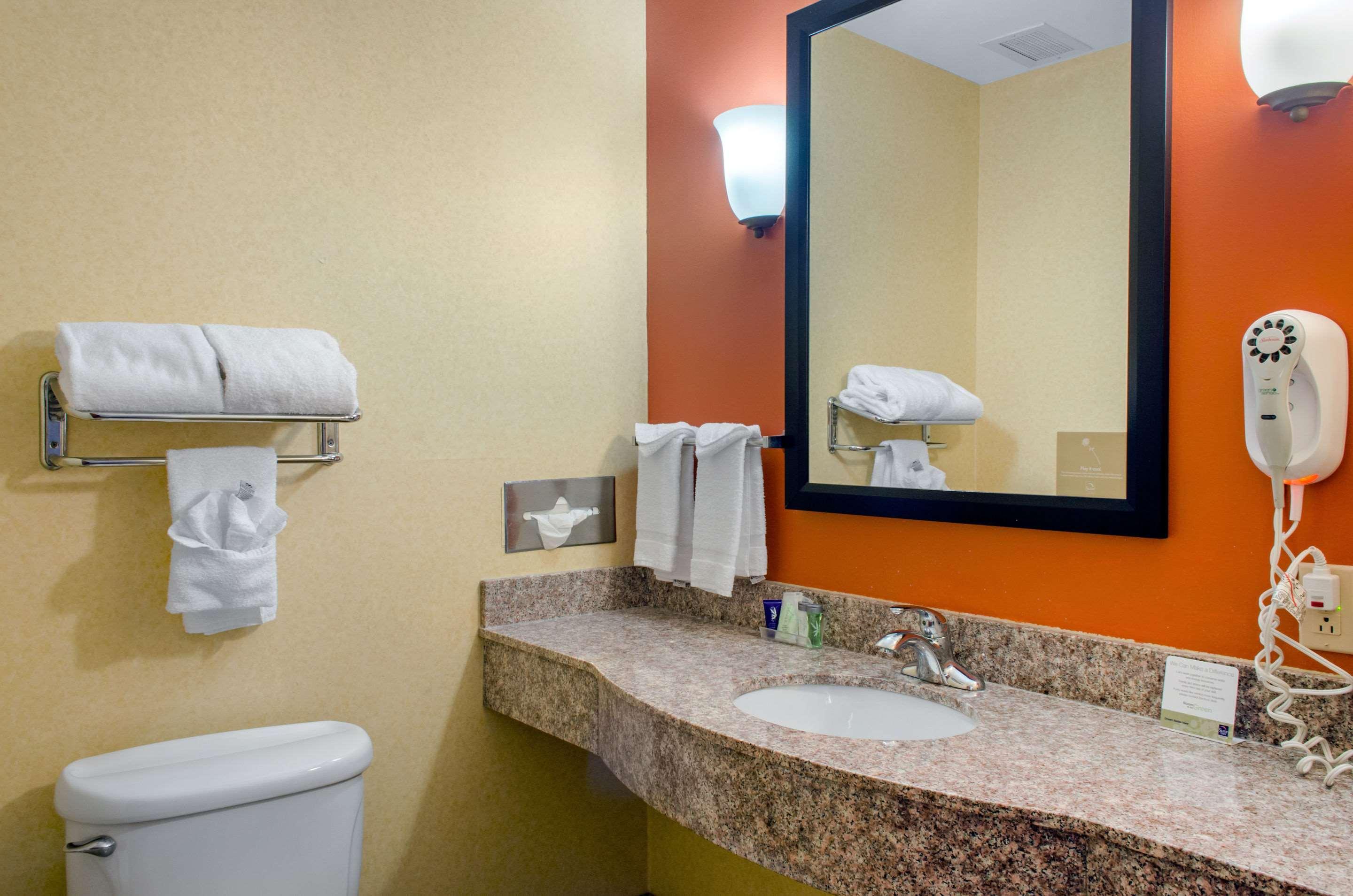 Sleep Inn & Suites East Chase Монтгомери Экстерьер фото